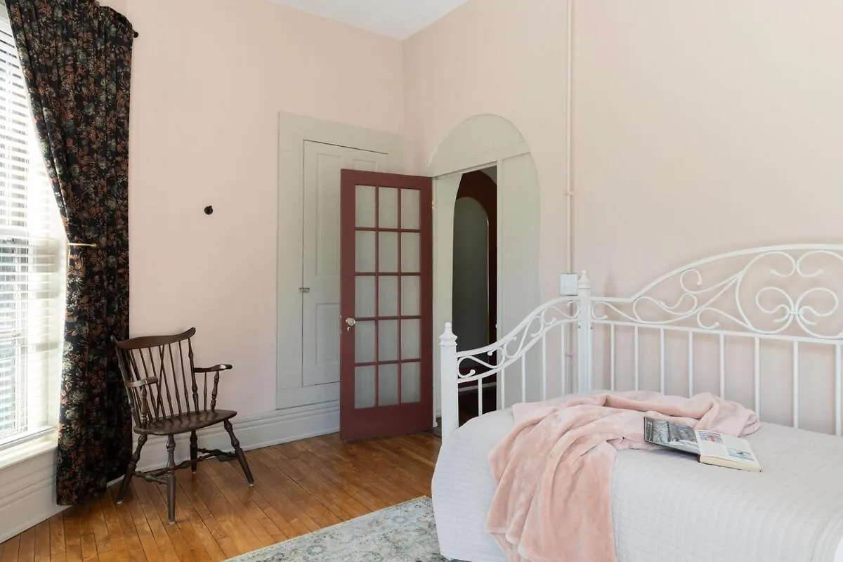 Blushing Pink Manor! Off Frankfort Ave! 8 Br! Louisville