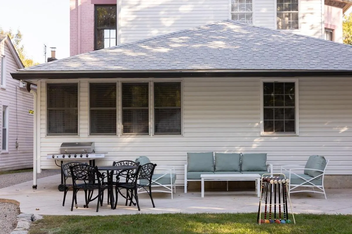 Blushing Pink Manor! Off Frankfort Ave! 8 Br! ルイスビル 0*,  米国